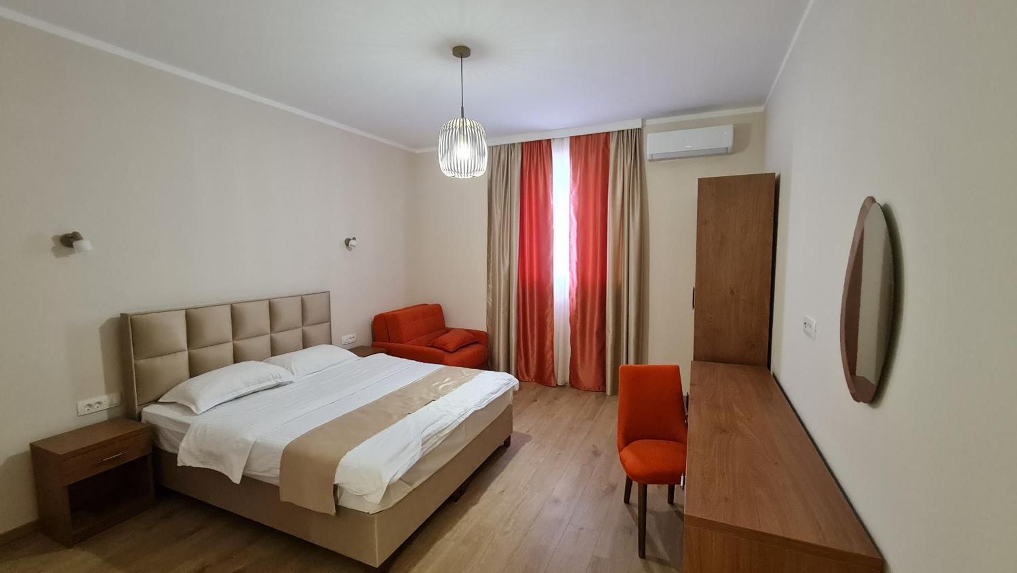 Hotel Laguna Podgorica Buitenkant foto