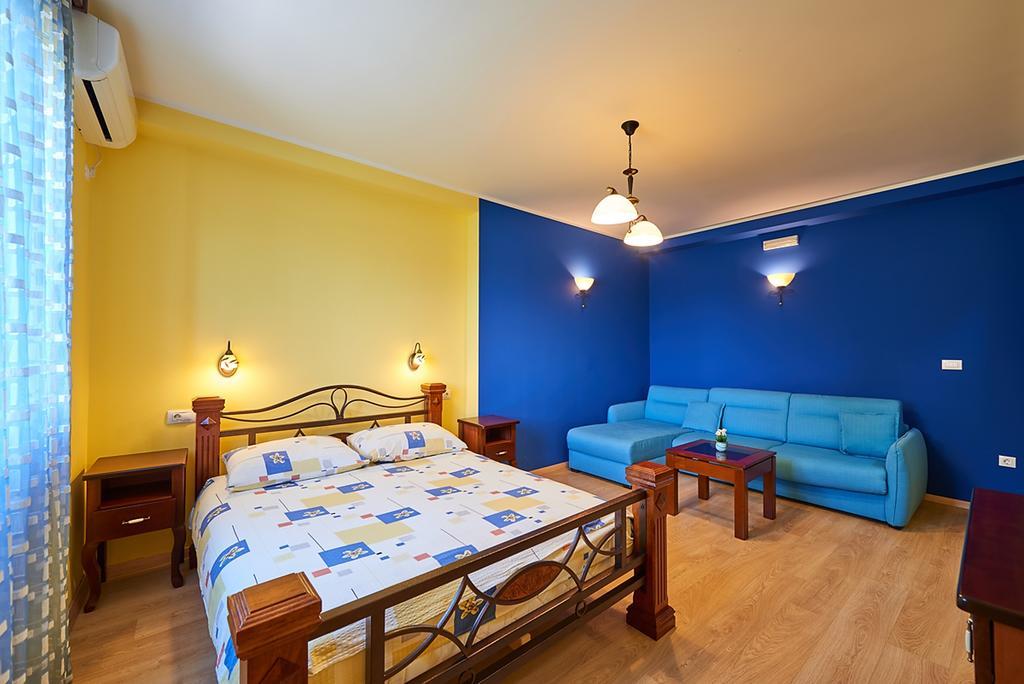 Hotel Laguna Podgorica Buitenkant foto